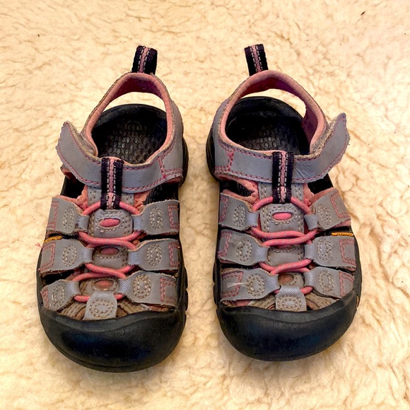 Keen Sandals Waterproof toddler size 8 - Picture 1 of 5